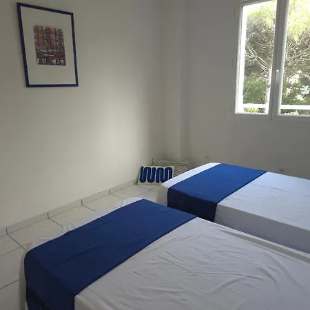 Βίλα Les Saquedes 48 *