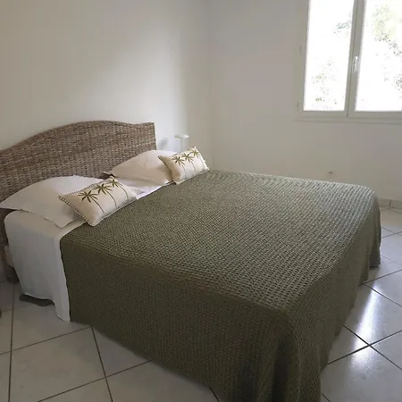 Вилла Les Saquedes 48 *