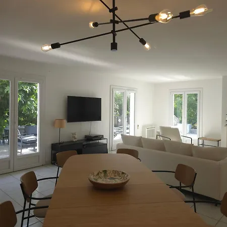 Les Saquedes 48 * סן-מקסים